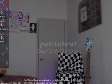 girl Asian Live Webcam with petitebrat