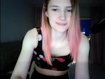 girl Asian Live Webcam with eye_poppy_