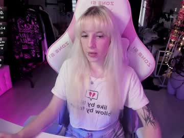 girl Asian Live Webcam with rapunzel_cute