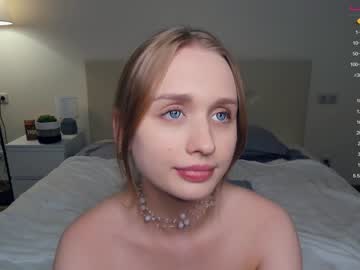 girl Asian Live Webcam with kayli_milash