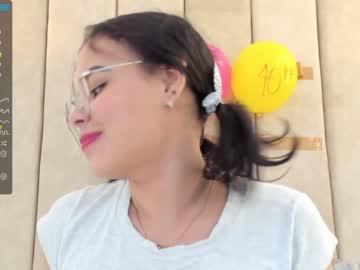 girl Asian Live Webcam with allanaluna