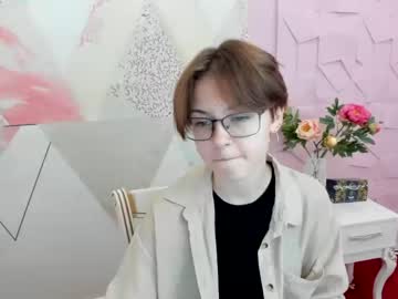 girl Asian Live Webcam with littleaxolotl
