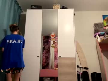 girl Asian Live Webcam with _kristallica_