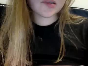girl Asian Live Webcam with kunismila