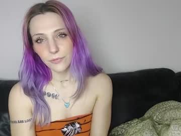 girl Asian Live Webcam with bitybody
