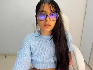 girl Asian Live Webcam with dulceangel_xx