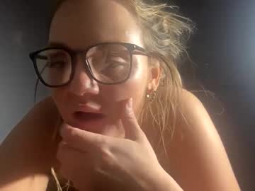 girl Asian Live Webcam with snackonsophie