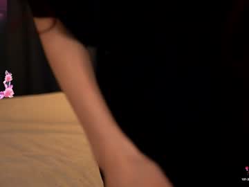 girl Asian Live Webcam with lanais_milana
