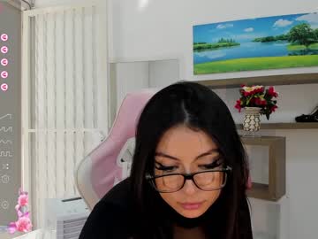 girl Asian Live Webcam with kaliffa_zoe