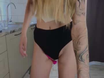 girl Asian Live Webcam with anitaholmes