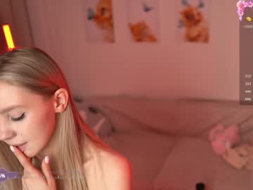 girl Asian Live Webcam with avroramy
