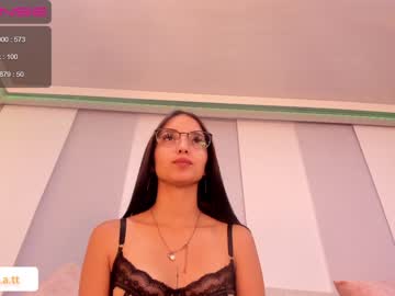 girl Asian Live Webcam with isabella_torres_