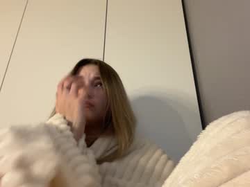 girl Asian Live Webcam with norakiso