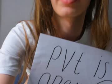 girl Asian Live Webcam with wildabolling
