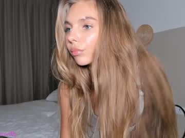 girl Asian Live Webcam with justacuddlie
