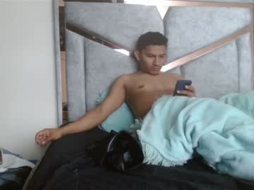 couple Asian Live Webcam with alexvsluisa