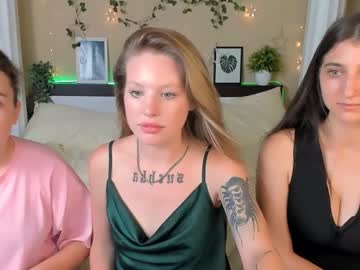 girl Asian Live Webcam with isla_meow