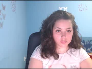 girl Asian Live Webcam with prettyjulliette