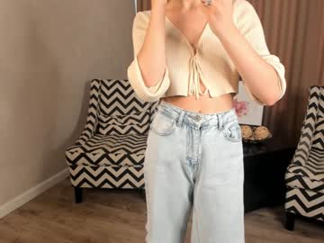 girl Asian Live Webcam with normaheap