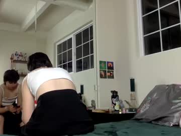 girl Asian Live Webcam with strawberryluvr