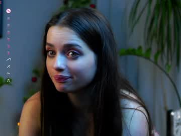 girl Asian Live Webcam with elviablowe