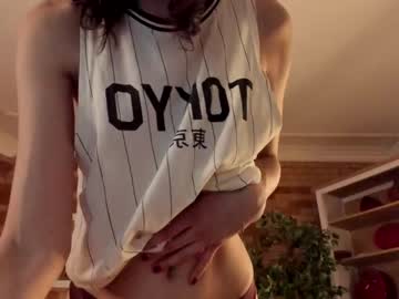 girl Asian Live Webcam with kettybelly
