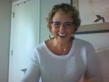 girl Asian Live Webcam with momnxtdoor