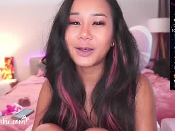 girl Asian Live Webcam with trixiecookie