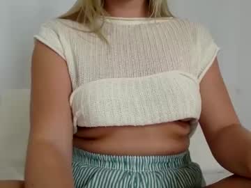 girl Asian Live Webcam with innocentblonde789