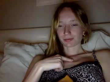 girl Asian Live Webcam with littlee_redd