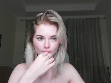 girl Asian Live Webcam with yuppiyulia
